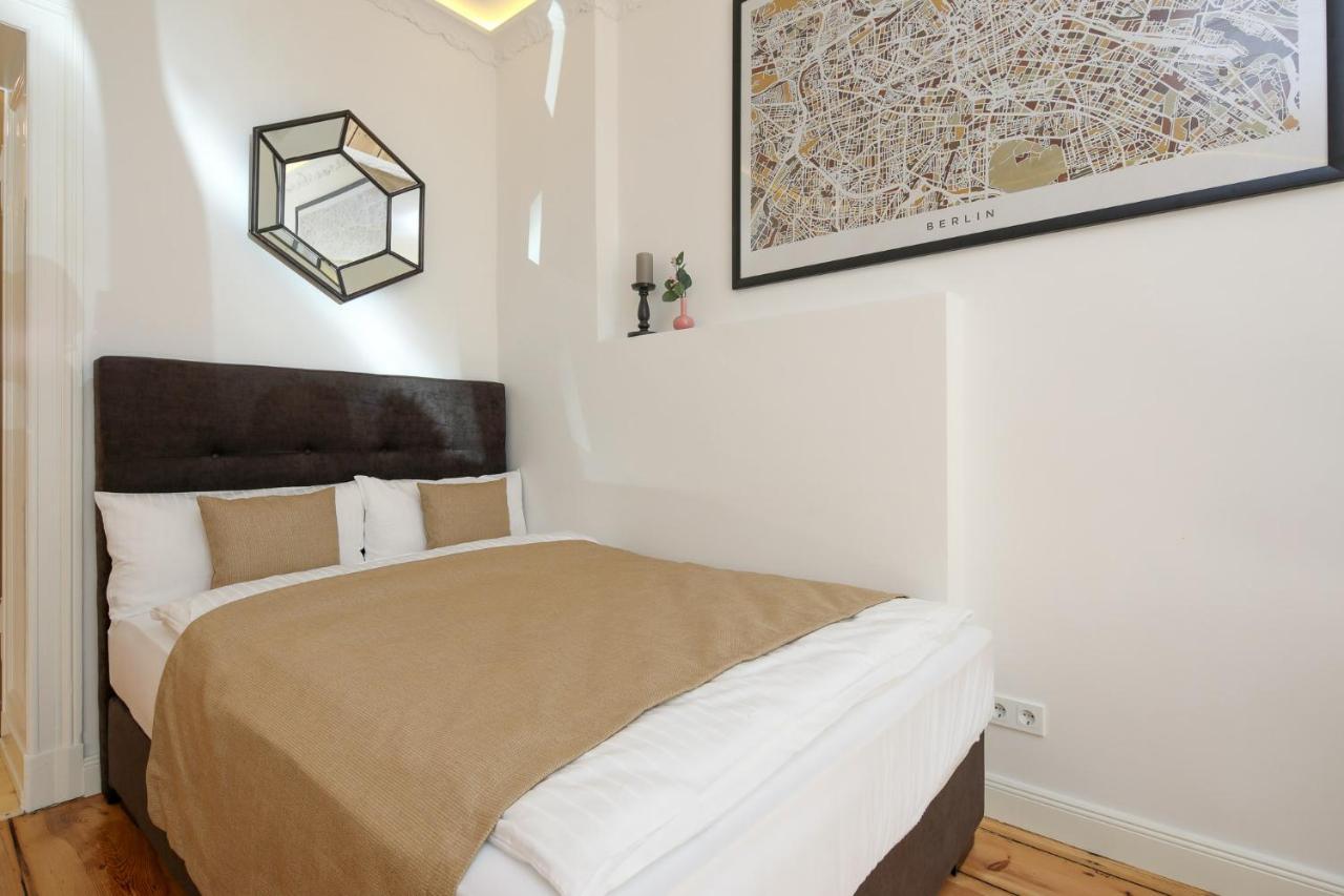 4 Personen Altbau Apartment Nahe Kurfuerstendamm - Romeo & Julia Берлин Екстериор снимка