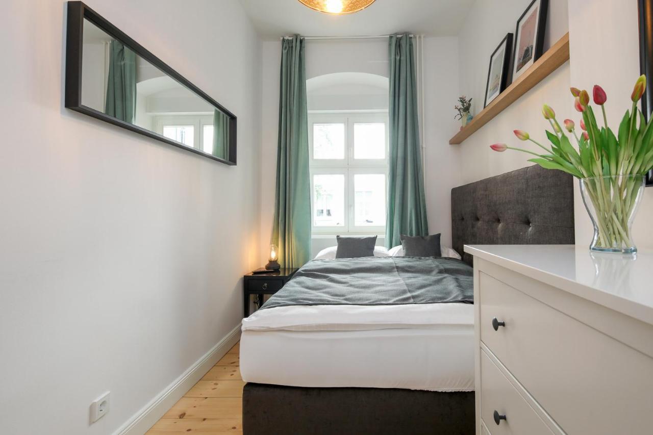4 Personen Altbau Apartment Nahe Kurfuerstendamm - Romeo & Julia Берлин Екстериор снимка